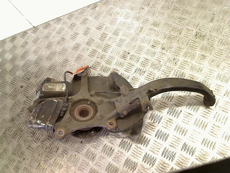 Fusee Links Voor Alfa Romeo 159 Sportwagon (939BX) 2006, Stellantis Europe S.p.A, Gebruikt, IPC D1-09 Bahnhofsplatz, Rüsselsheim am Main 65423, , Duitsland