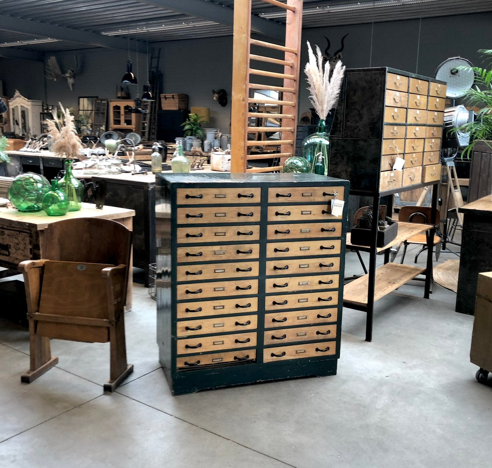 Oude werkplaats ladekast, vintage kast, industriële kast, Ophalen