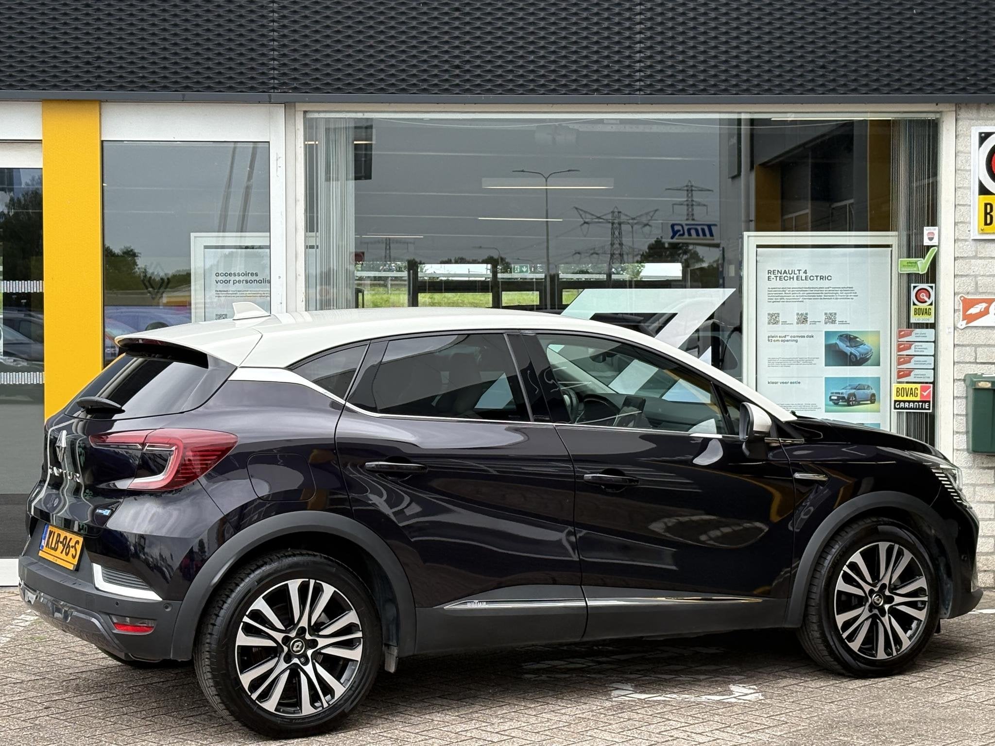 Renault Captur 1.6 E-Tech Plug-in Hybrid 160 Initiale Paris, Auto's, Renault, Gebruikt, Bedrijf, Hybride Elektrisch/Benzine, SUV of Terreinwagen