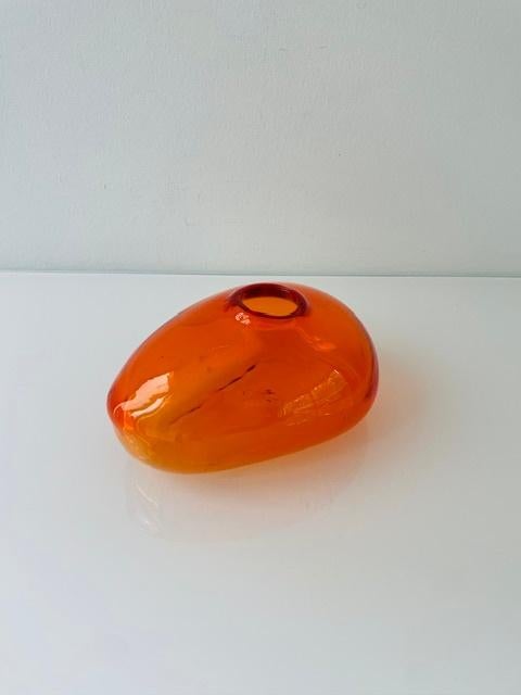 Mondgeblazen oranje glazen vaas organische vorm, Overige kleuren, Ophalen of Verzenden, Minder dan 50 cm, Glas