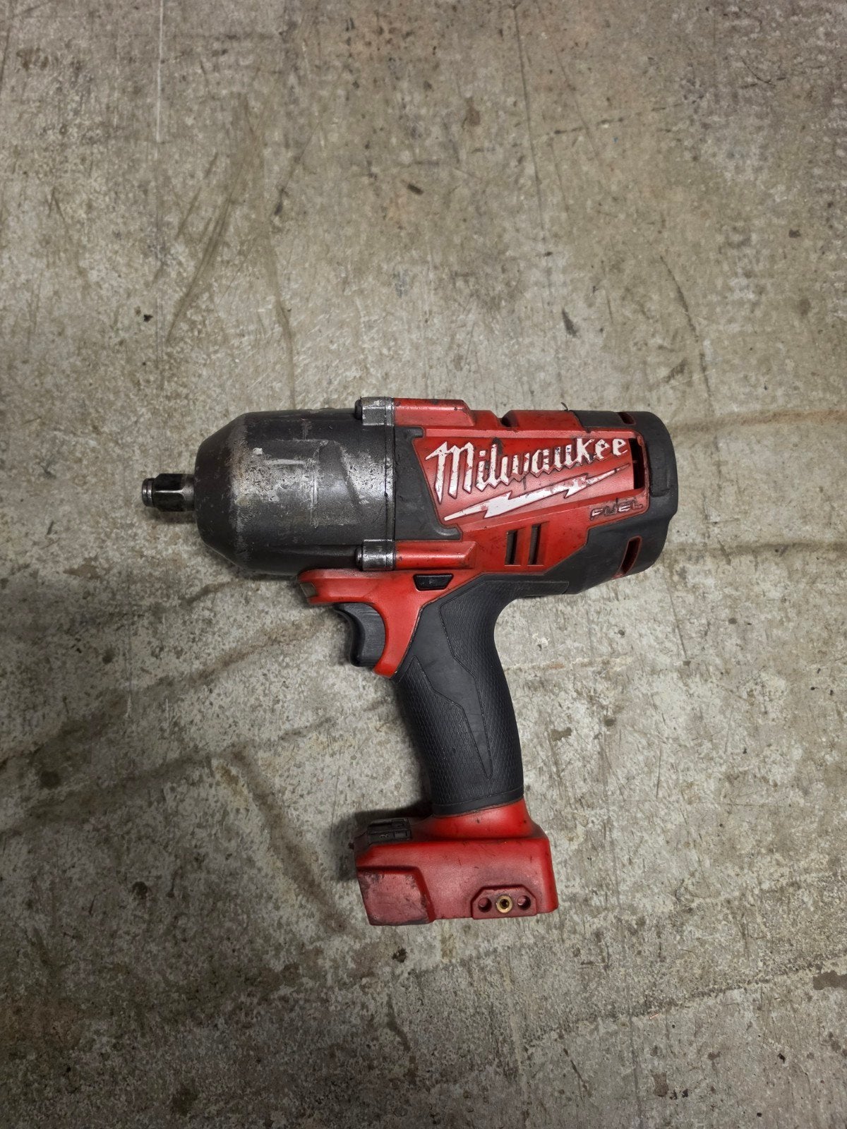 Milwaukee M18CHIWF12 accu slagmoersleutel defect, Auto diversen, Autogereedschap, Ophalen of Verzenden, Gebruikt