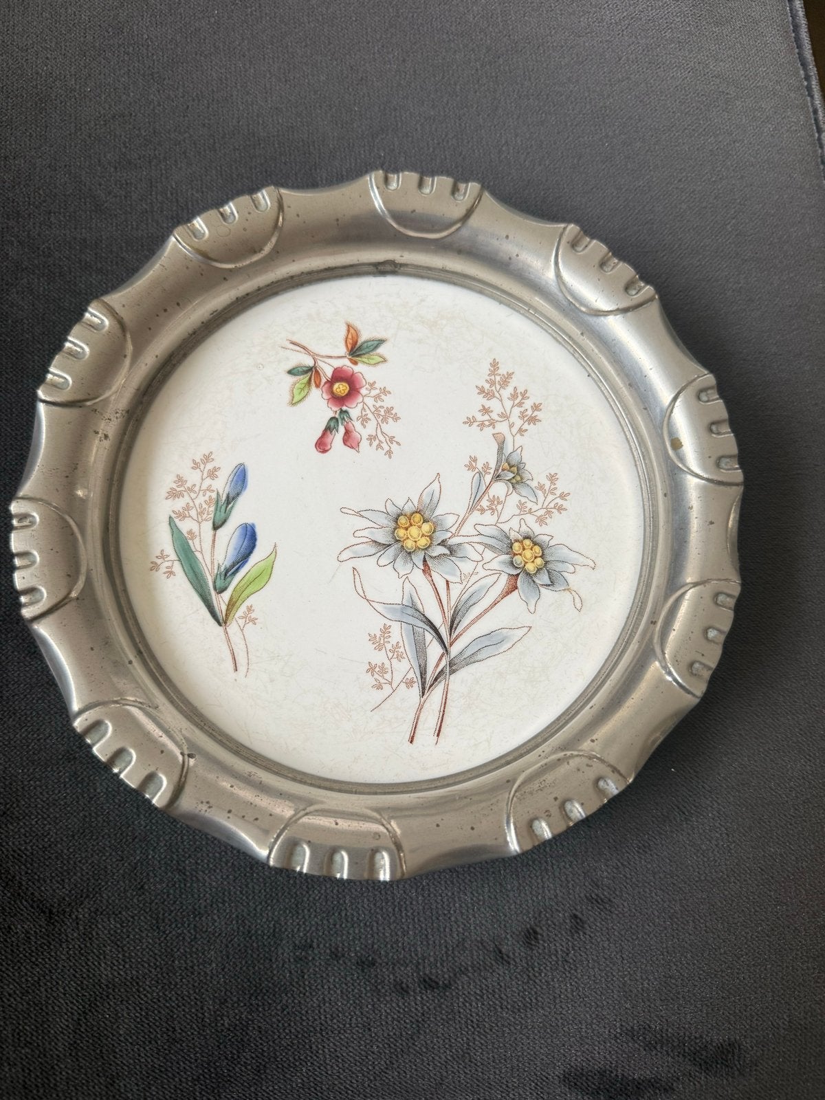 Vintage tinnen onderzetter met bloemmotief, Ophalen of Verzenden
