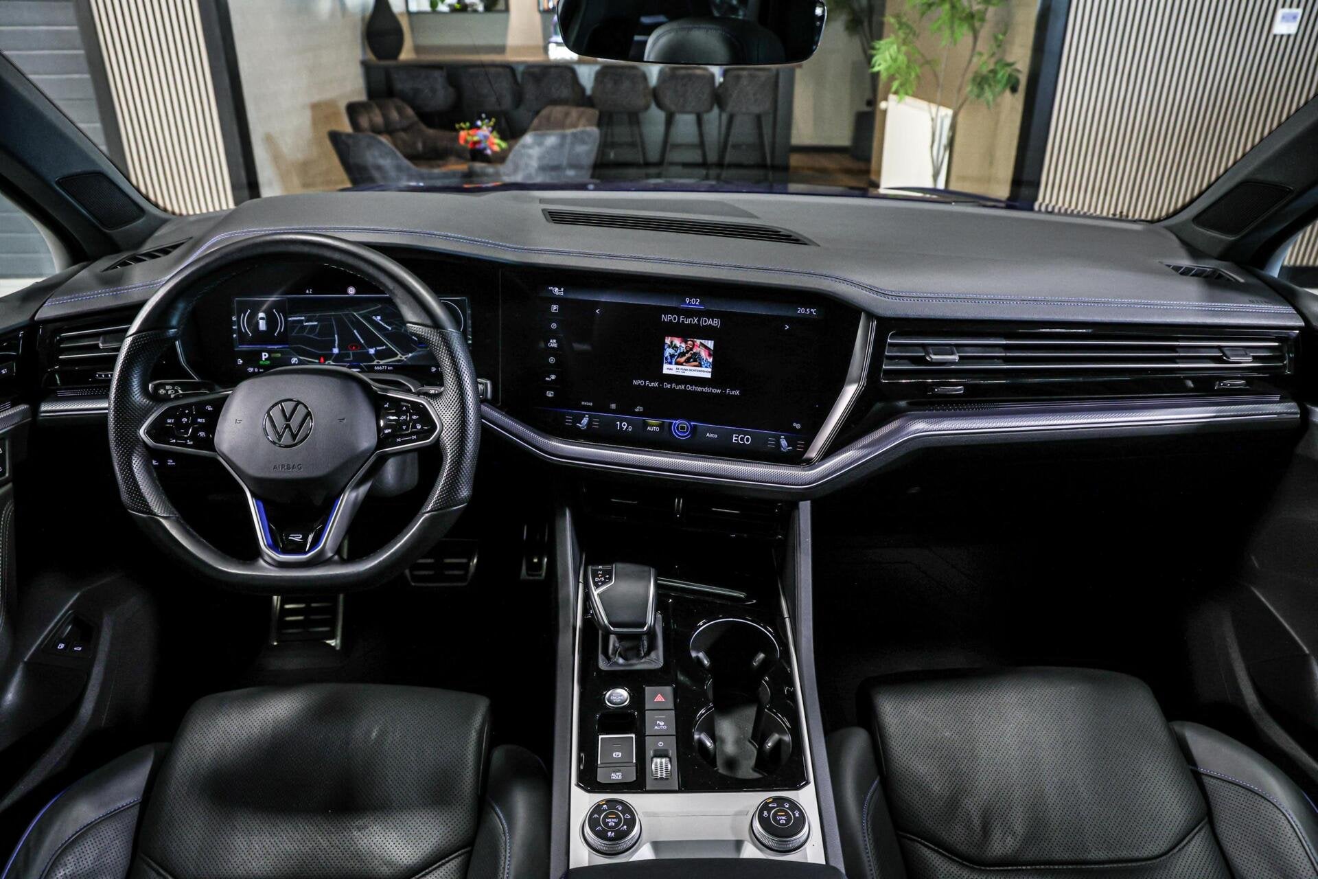 Volkswagen Touareg 3.0 TSi 4MOTION R|HUD|Ventilatie|Pano|21", Auto's, Automaat, Gebruikt, Zwart, 2995 cc