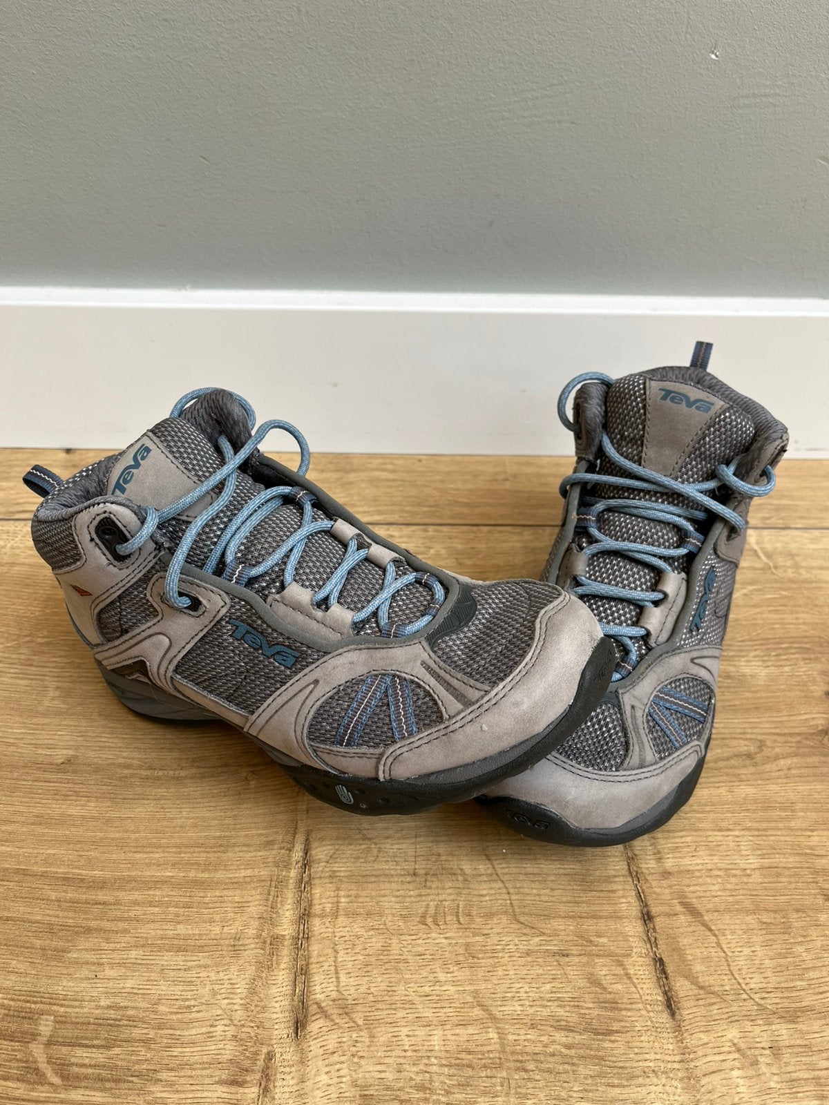 ==Bijna nieuw== Teva leren wandelschoenen maat 37, Ophalen of Verzenden, Zo goed als nieuw, Schoenen