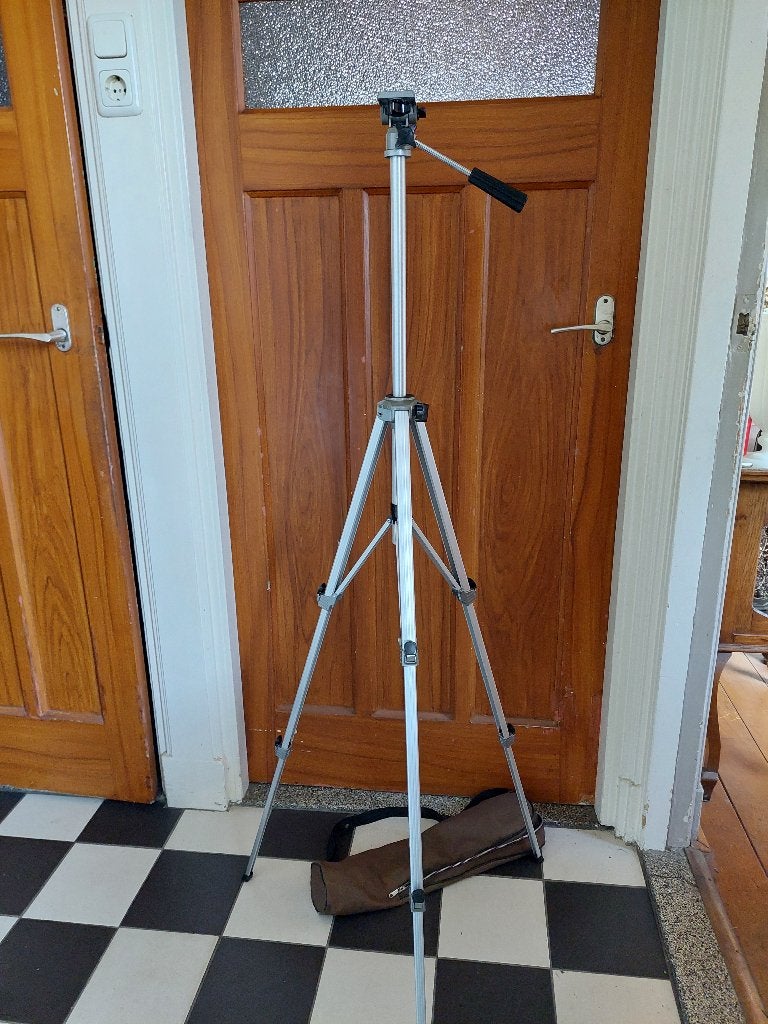 Velbon Compact / Statief / Met draagtas / Goede staat, Inclusief draagtas, Velbon, Zo goed als nieuw, 125 tot 150 cm