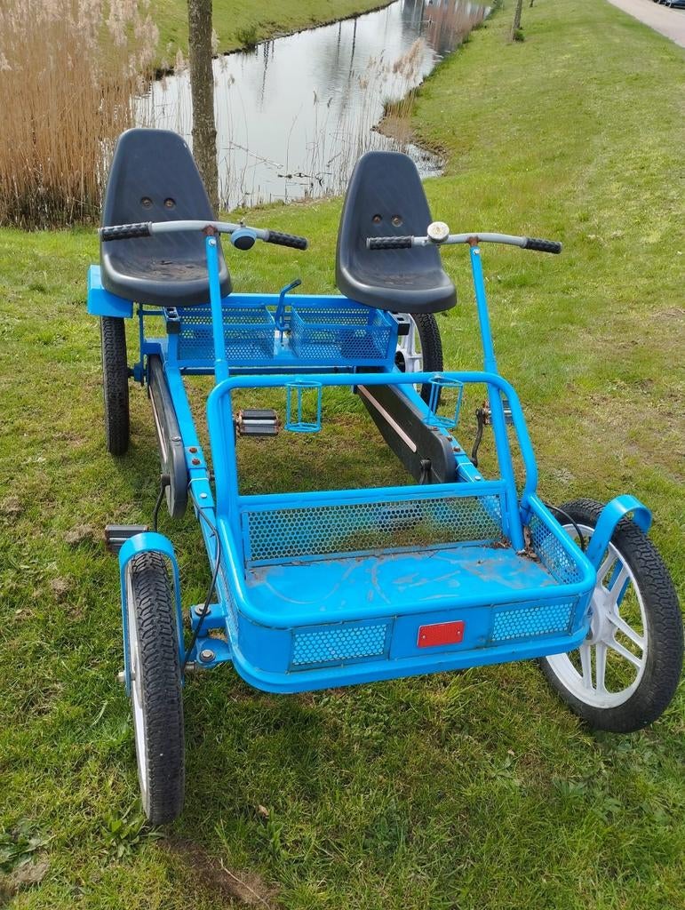 Zeer mooie nette 2 persoons skelter met trekhaak, Fietsen en Brommers, Fietsen | Bakfietsen