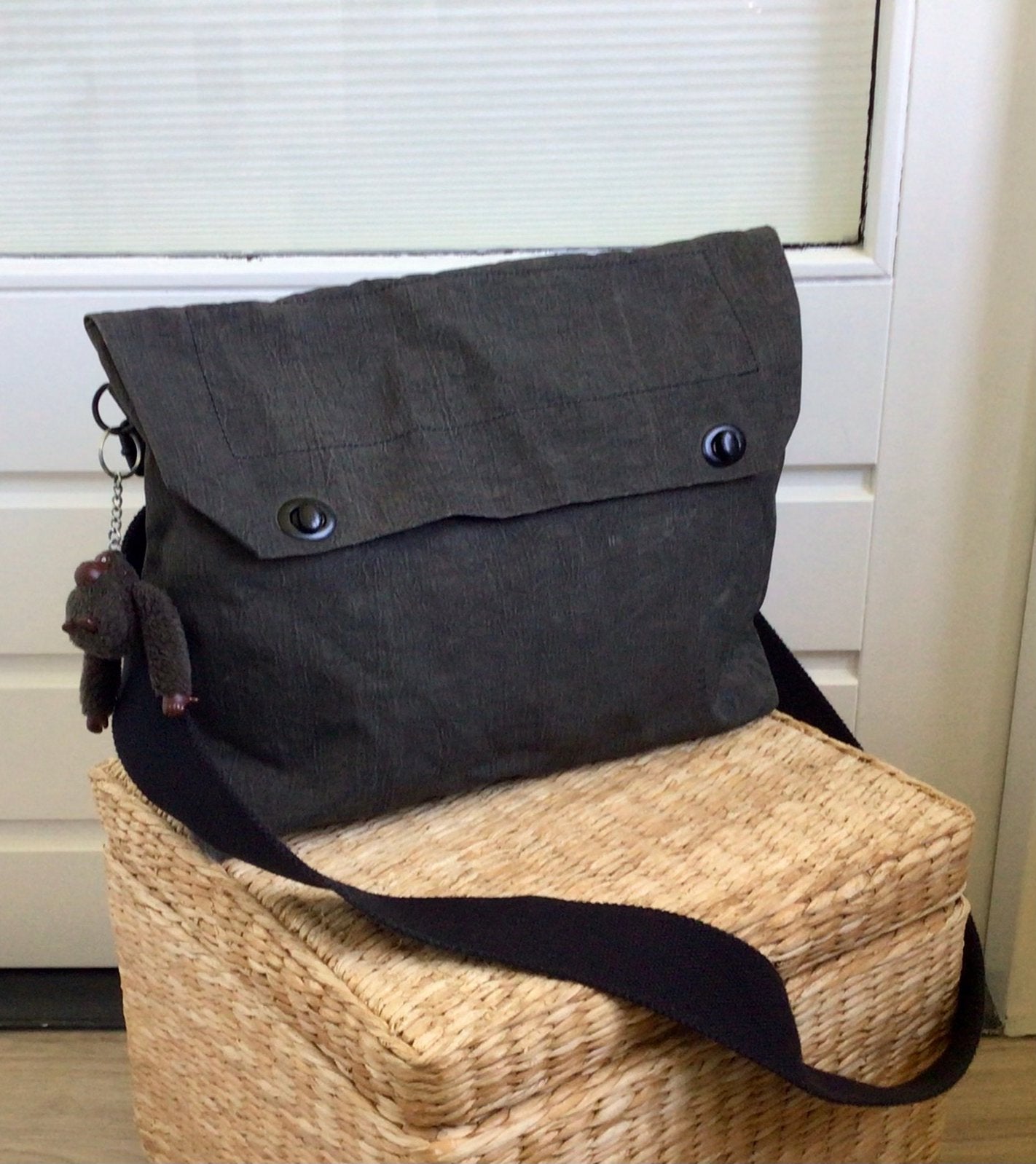 Mooie ruime Kipling schoudertas bruin met aap ca.38x28x10 cm, Ophalen of Verzenden, Gebruikt, Bruin, Kipling