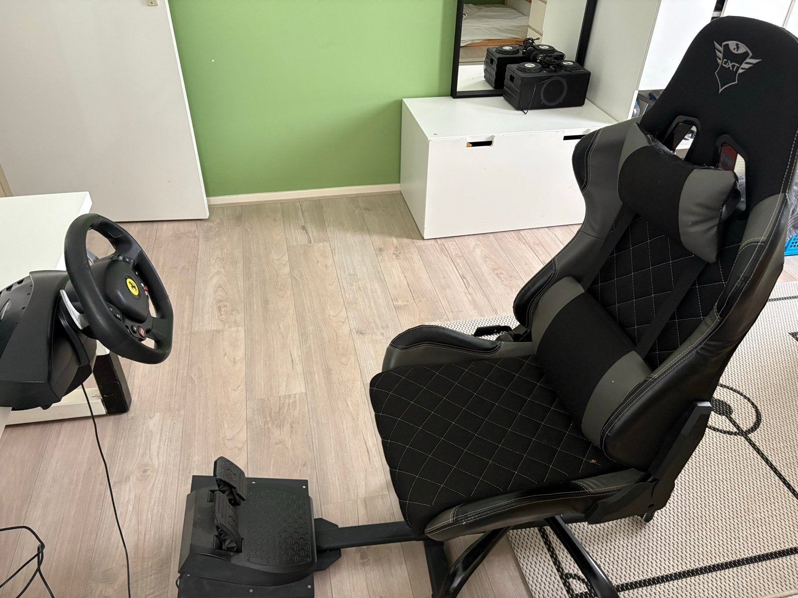 Thrustmaster Ferrari racestuur met pedalen en gamestoel, Spelcomputers en Games, Ophalen, Racestuur, Gebruikt, Force feedback