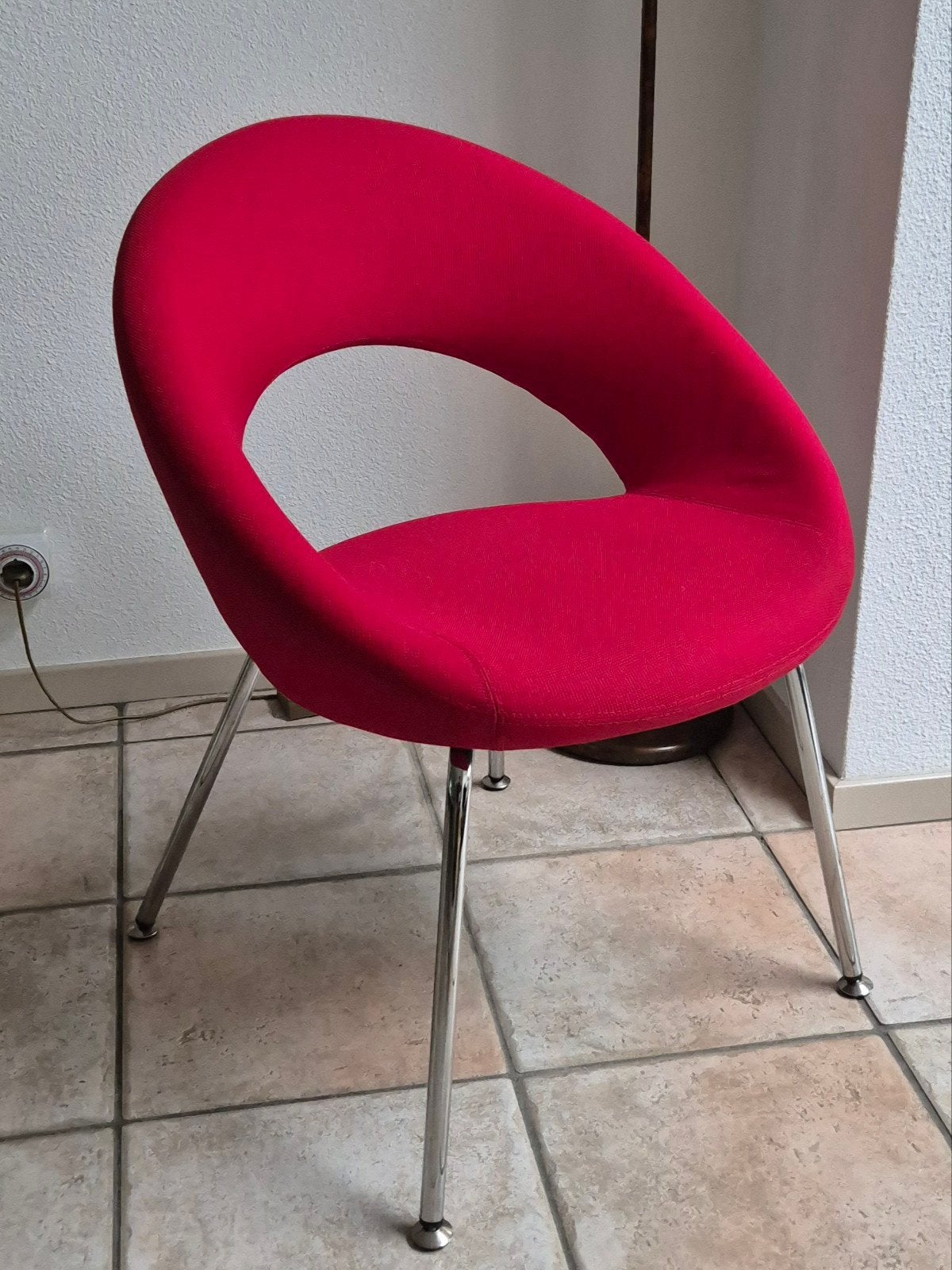 ARTIFORT Nina eetkamerstoelen Artifort 6 izgst
in stof Rood, Huis en Inrichting, Leolux gelderland rolf benz meta form vitra stijl