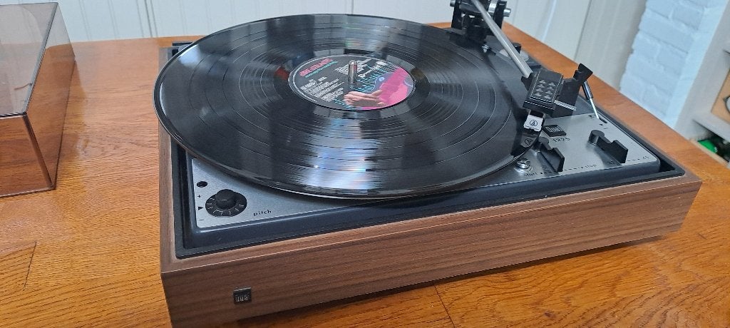 Dual 1225 volautomatische platenspeler in mint staat, Automatisch, Ophalen of Verzenden, Zo goed als nieuw, Platenspeler