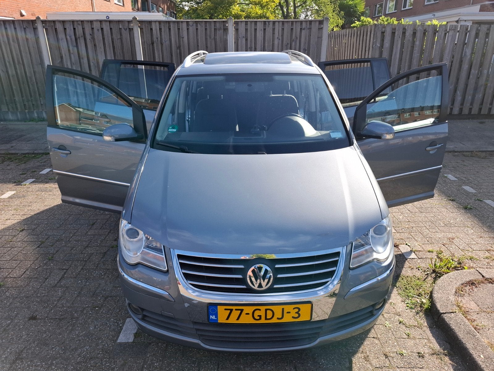 Volkswagen Touran 1.4 TSI 125KW DSG 2008 Grijs, Auto's, Volkswagen, 4 cilinders, Origineel Nederlands, Particulier, 170 pk