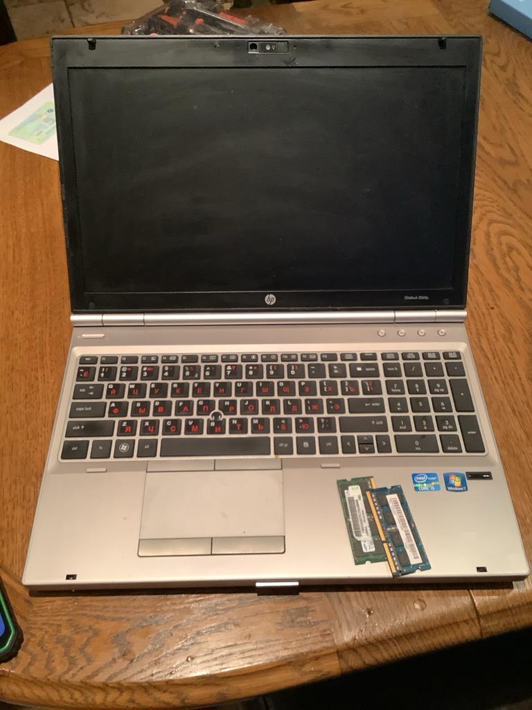 HP EliteBook 8560p - Defecte oplaadaansluiting, zonder RAM/H, Computers en Software, Windows Laptops, Ophalen of Verzenden, Niet werkend