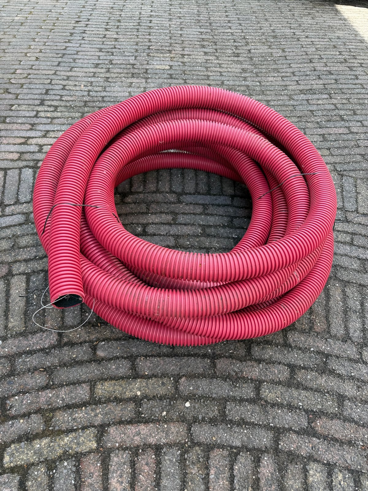 Rode flexibele mantelbuis 19 meter, 50/60mm, Ophalen, Gebruikt, Kabel of Snoer