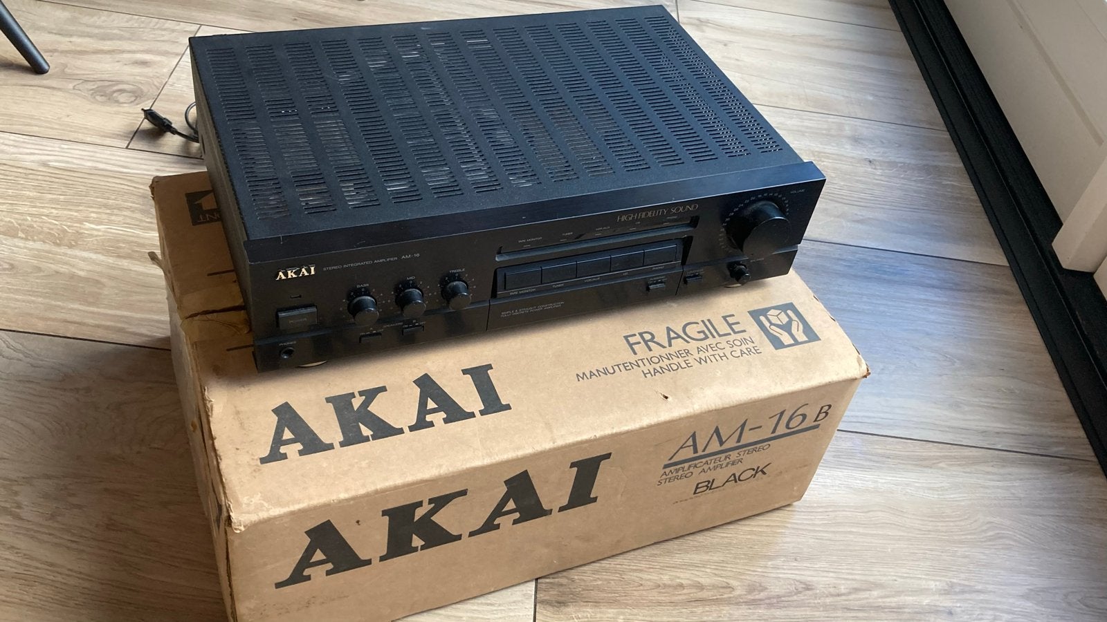 Akai AM-16B Stereo Versterker - mét originele doos, Overige merken, Ophalen of Verzenden, Zo goed als nieuw, Minder dan 60 watt