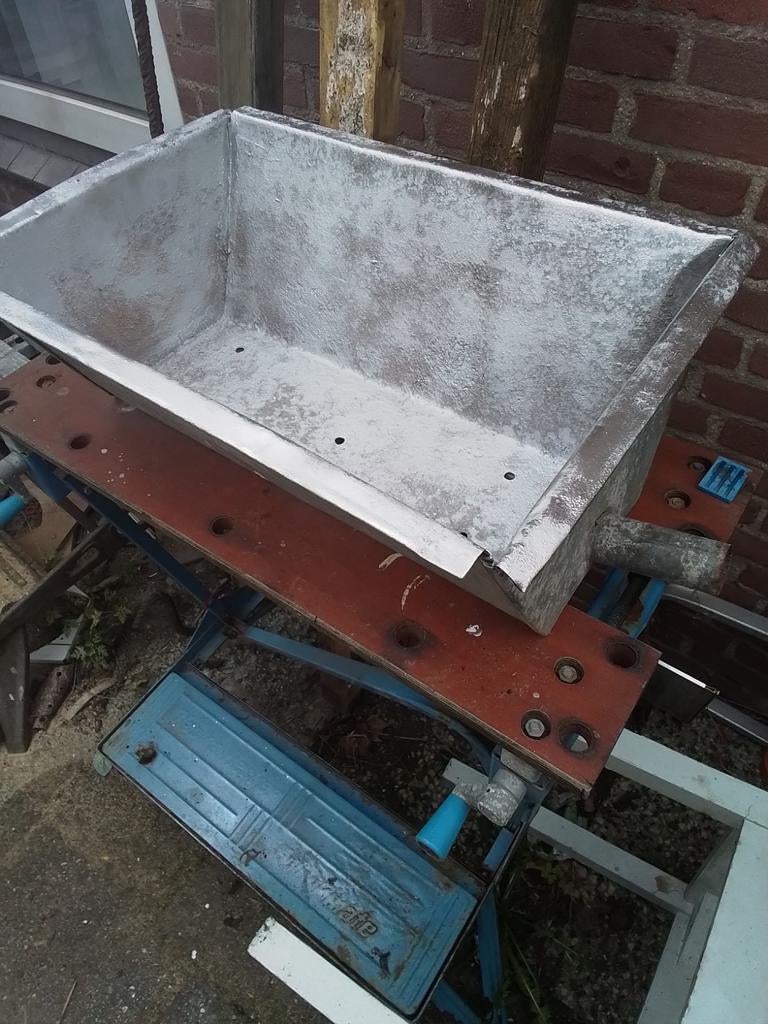 Grote zinken drinkbak, Gebruikt, Minder dan 30 cm, Rond, Ophalen of Verzenden