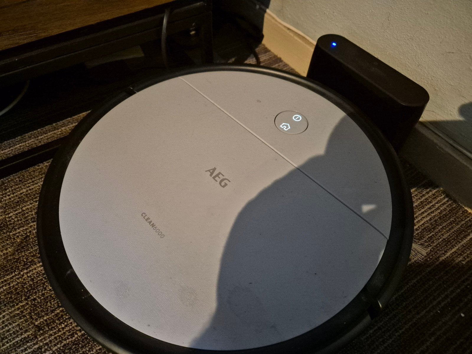 AEG Robotstofzuiger, Ophalen of Verzenden, Zo goed als nieuw, Robotstofzuiger