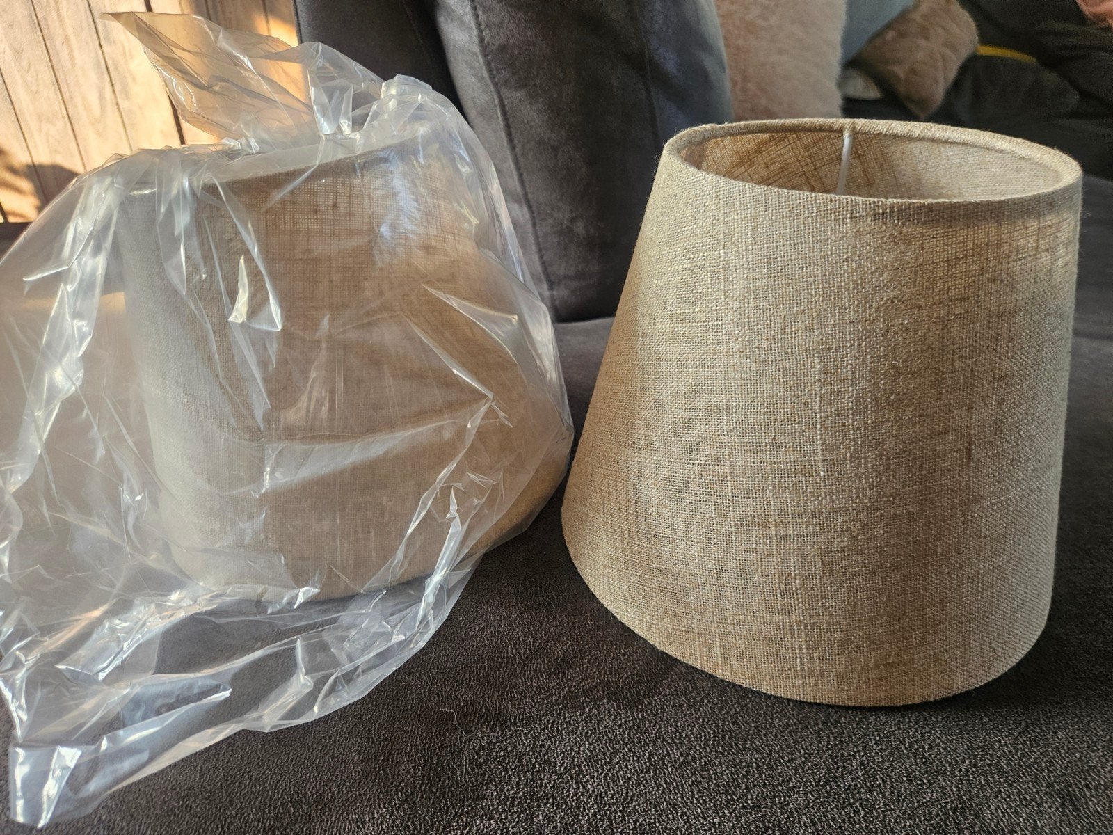 Twee gloednieuwe lampenkappen, Ophalen, Overige typen, Beige, Rond