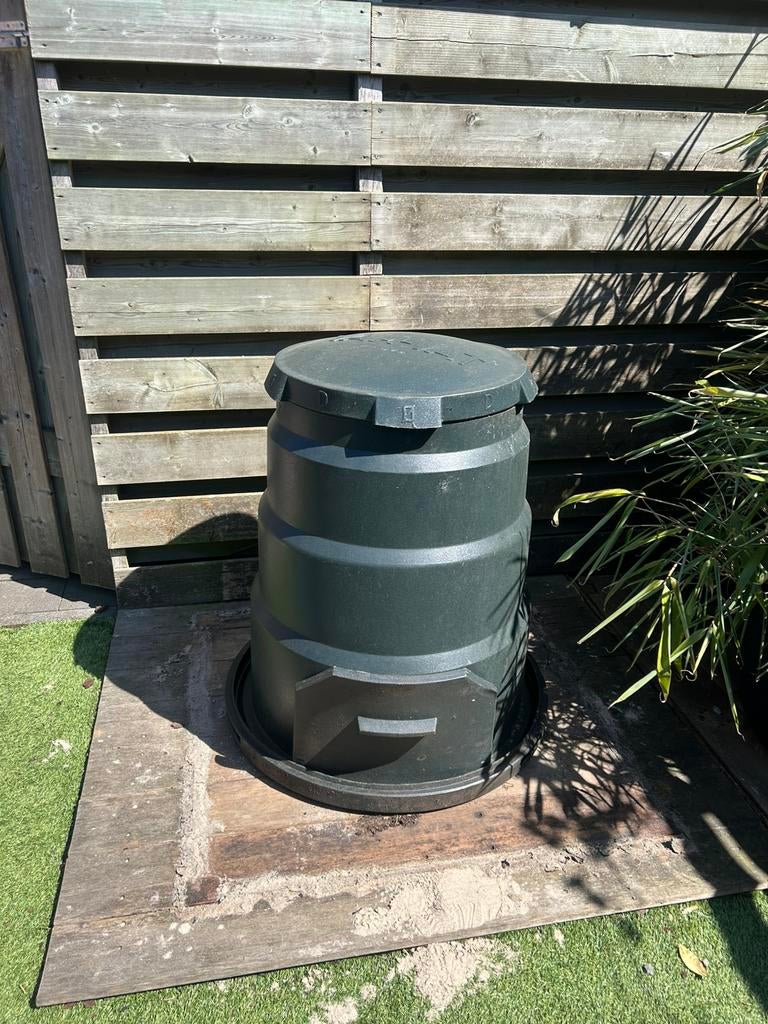 Vam vat compostbak, Ophalen