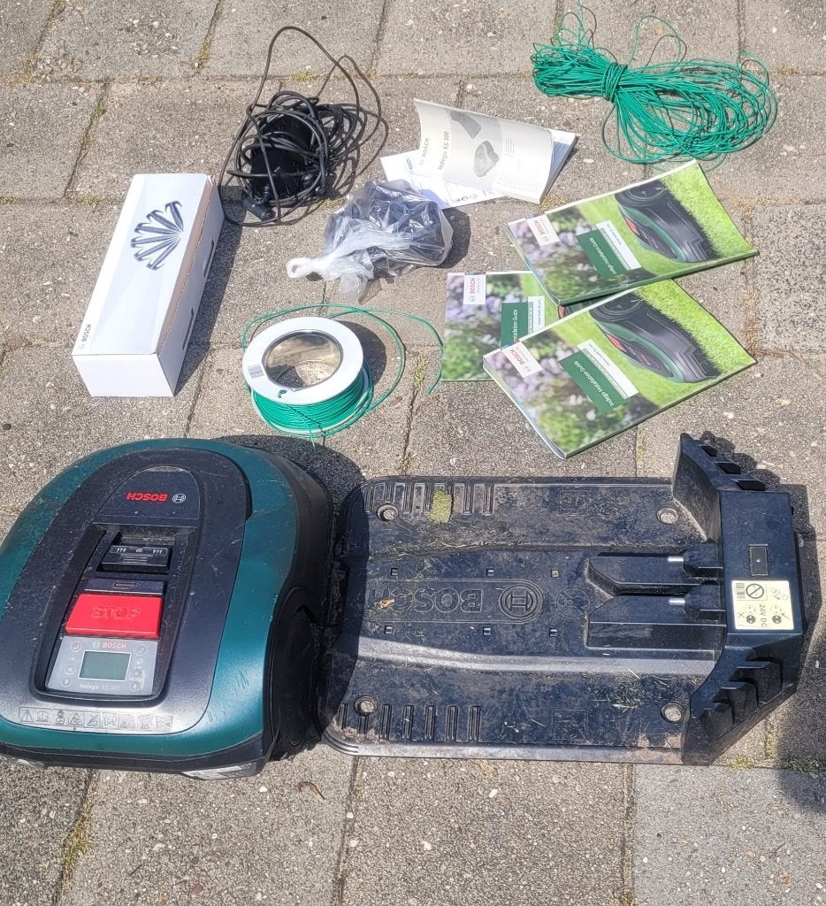 Te koop: Bosch robotgrasmaaier (defect), Tuin en Terras, Robotmaaiers, Ophalen, Gebruikt, 20 tot 25 cm, Bosch