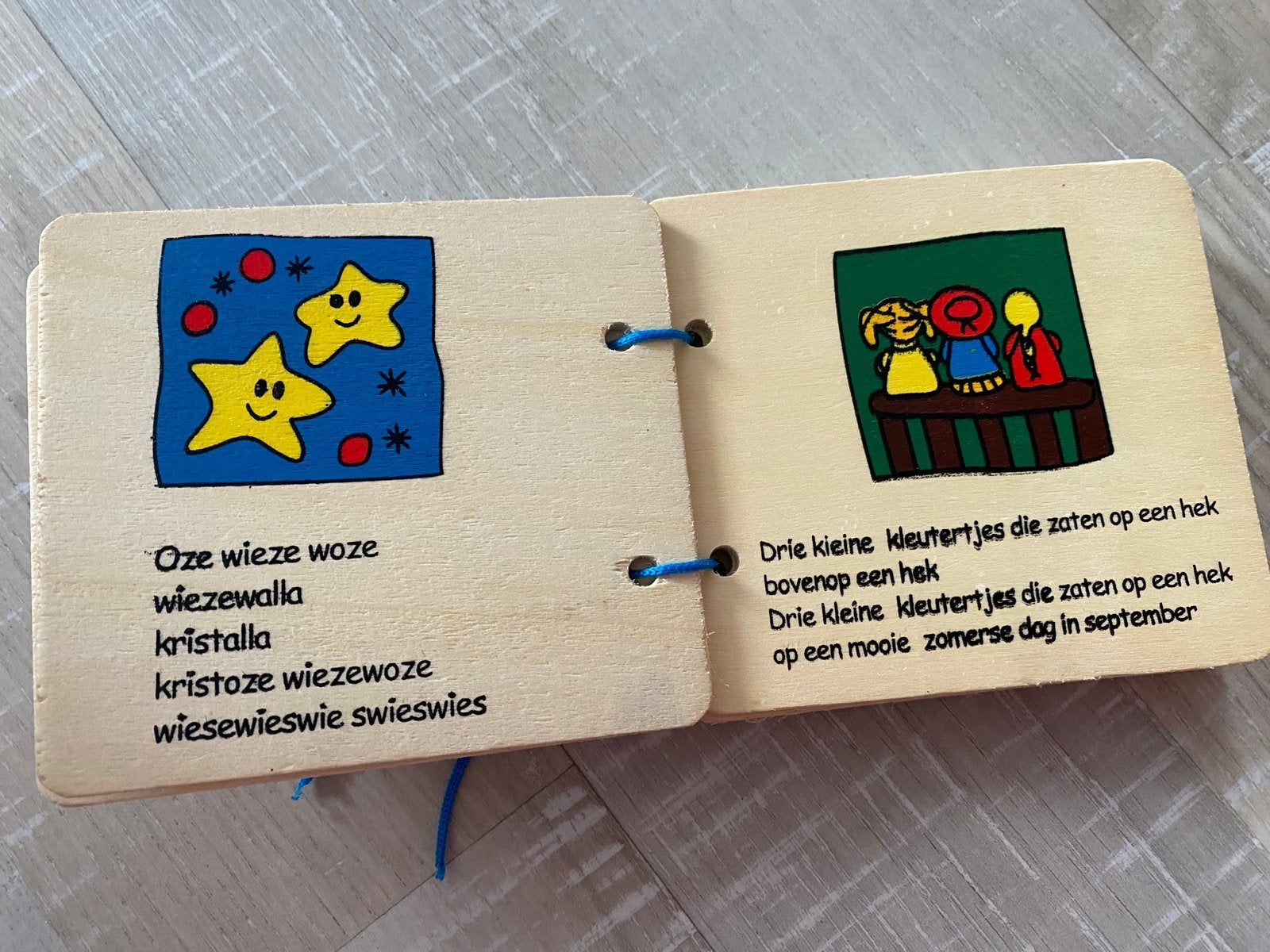 Houten boekje Vrolyke liedjes - Kinderliedjes, Ophalen of Verzenden, Nieuw, Uitklap-, Voel- of Ontdekboek, 1 tot 2 jaar