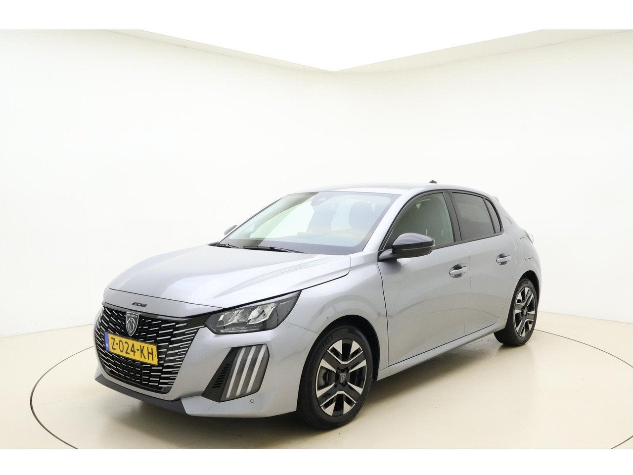 Peugeot 208 1.2 PureTech Allure 100 PK | Handgeschakeld | Pa, Auto's, Voorwielaandrijving, 101 pk, Gebruikt, 49 €/maand