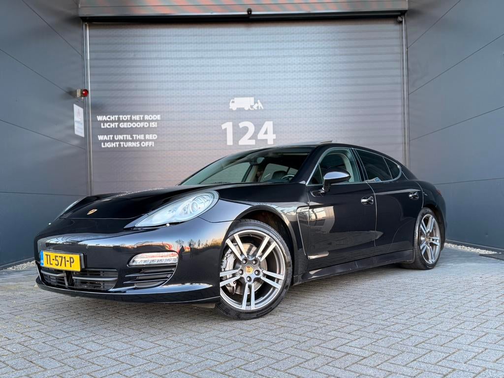 Porsche Panamera4.8 4S Sport Chrono| Luchtvering | Bluetooth, Auto's, Automaat, Euro 5, 4 stoelen, Zwart