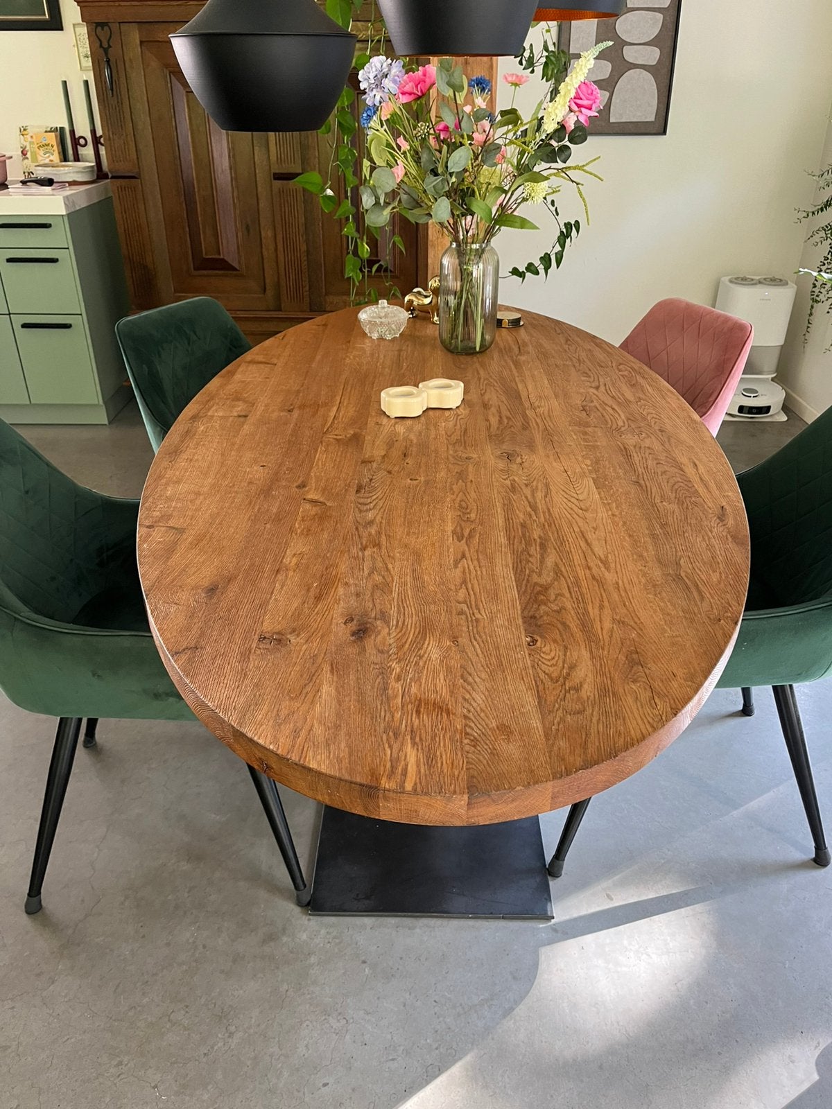 Mooie houten tafel op stalen poot., 100 tot 150 cm, 200 cm of meer, Zo goed als nieuw, Vijf personen of meer