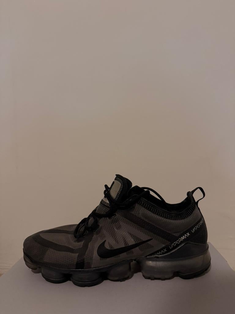 Nike Air VaporMax 2019 triple black, size 43, Kleding | Heren, Schoenen, Ophalen of Verzenden, Zo goed als nieuw, Zwart