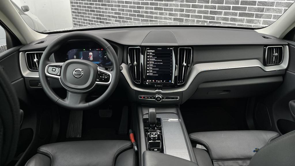Volvo XC60 T6 Plug-in hybrid AWD Plus Dark | Trekhaak | Stoe, 12 maanden, Gebruikt, 4 cilinders, 180 min