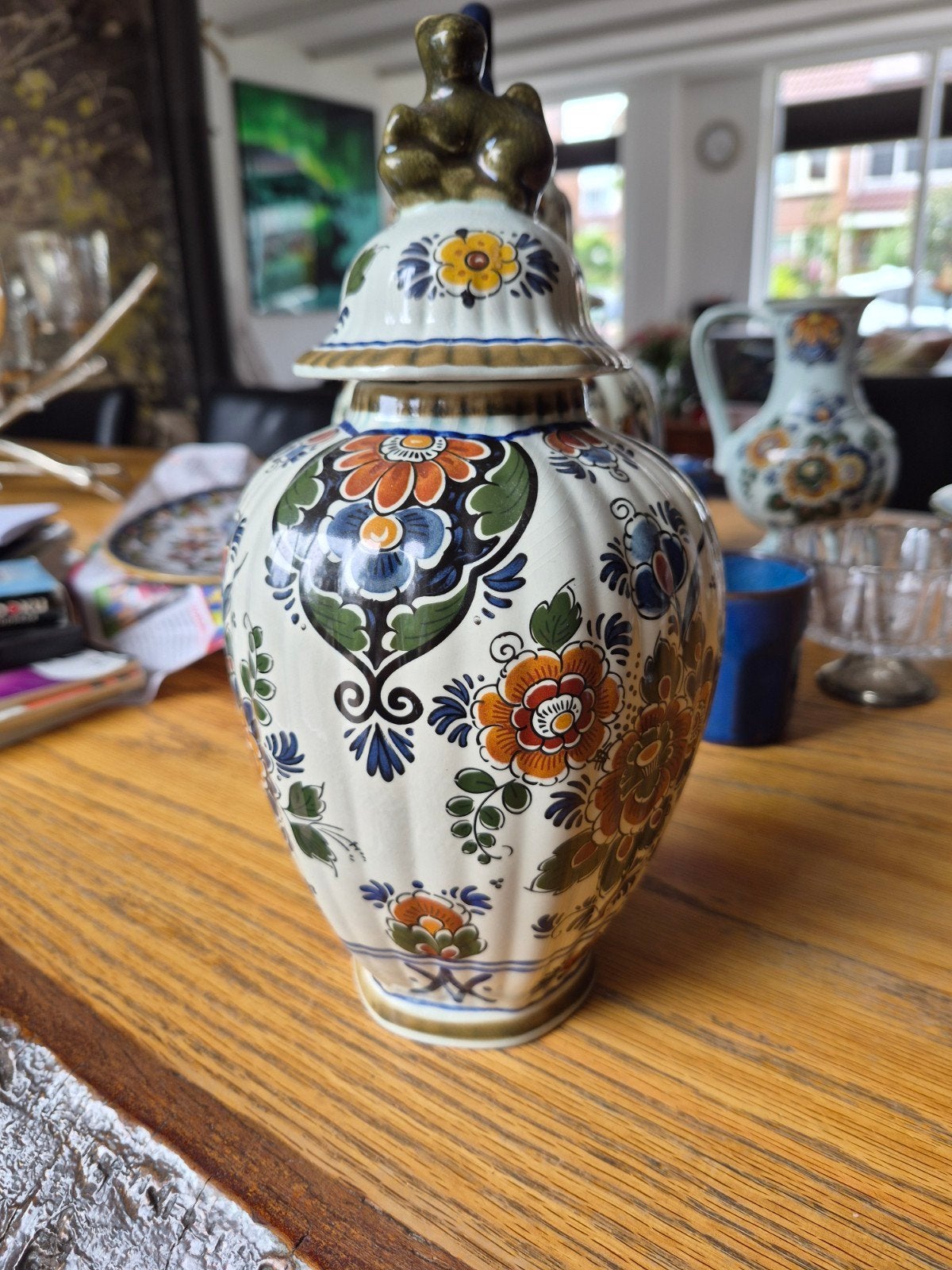 Delfts polychroom pot met deksel, kleine beschadiging, Antiek en Kunst, Antiek | Keramiek en Aardewerk, Ophalen of Verzenden