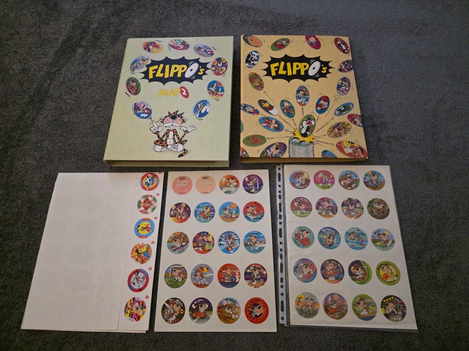 Complete flippo mappen set 1&2, Verzamelen, Ophalen of Verzenden, Spiek, Verzameling, Met verzamelmap(pen)
