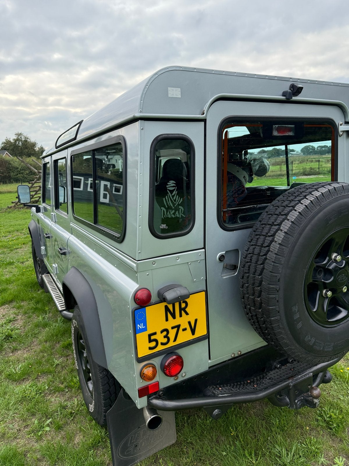 Land Rover Defender 2.4 D ST WGN 2007 Grijs, Auto's, 1940 kg, 4 cilinders, 241 €/maand, 7 stoelen