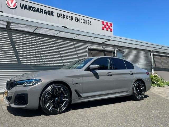 BMW 5-serie 545e xDrive High Executive, Auto's, BMW, 12 maanden, Gebruikt, Euro 6, 394 pk
