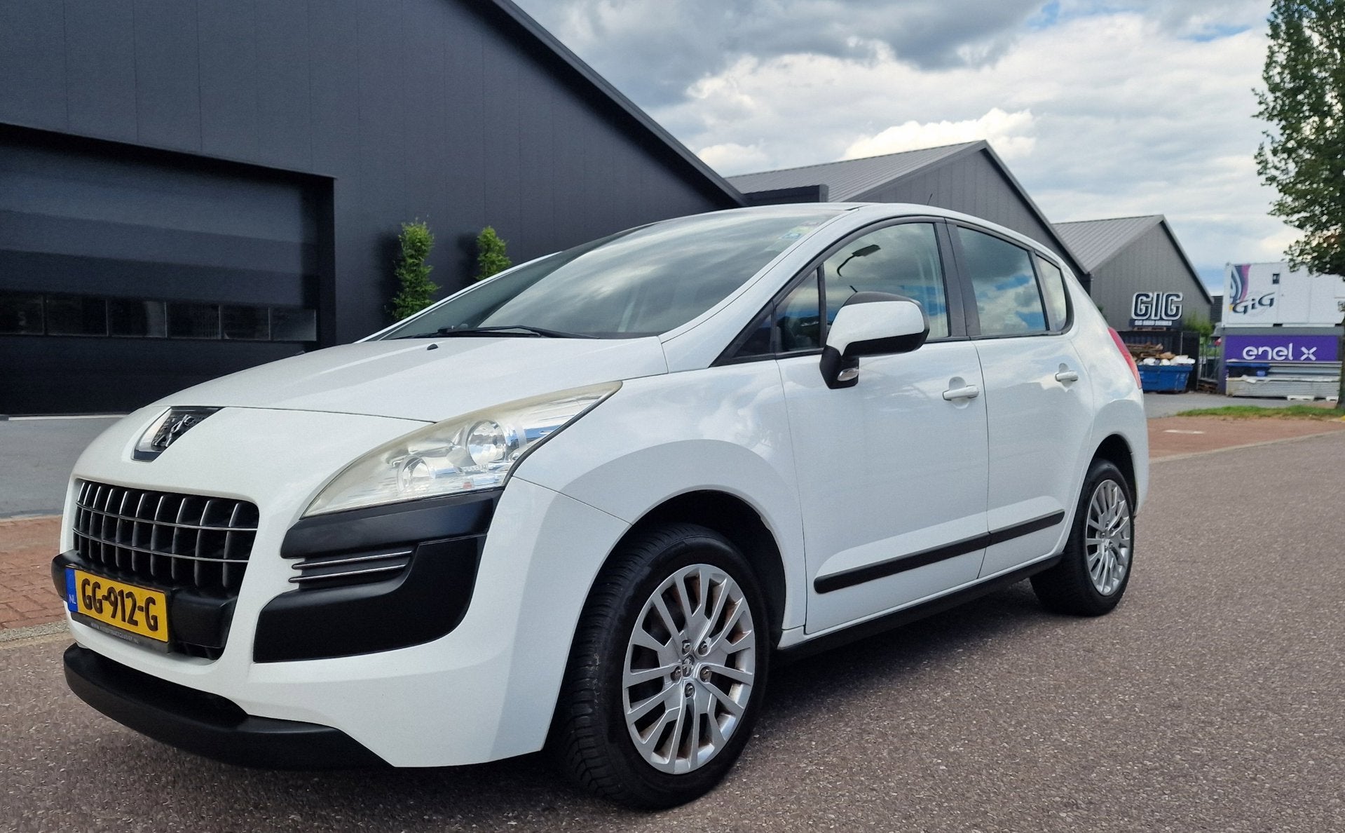 Peugeot 3008 1.6 HDiF Active AIRCO CRUISE TREKHAAK 2 X SLEUT, 4 cilinders, Wit, Bedrijf, Grijs