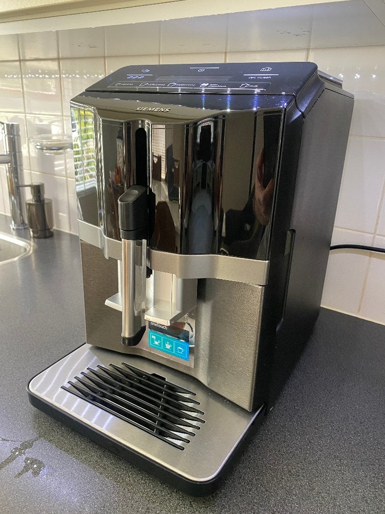 Siemens EQ300 volautomaat Koffiemachine met bonen, Koffiemachine, Zo goed als nieuw, 1 kopje, Afneembaar waterreservoir