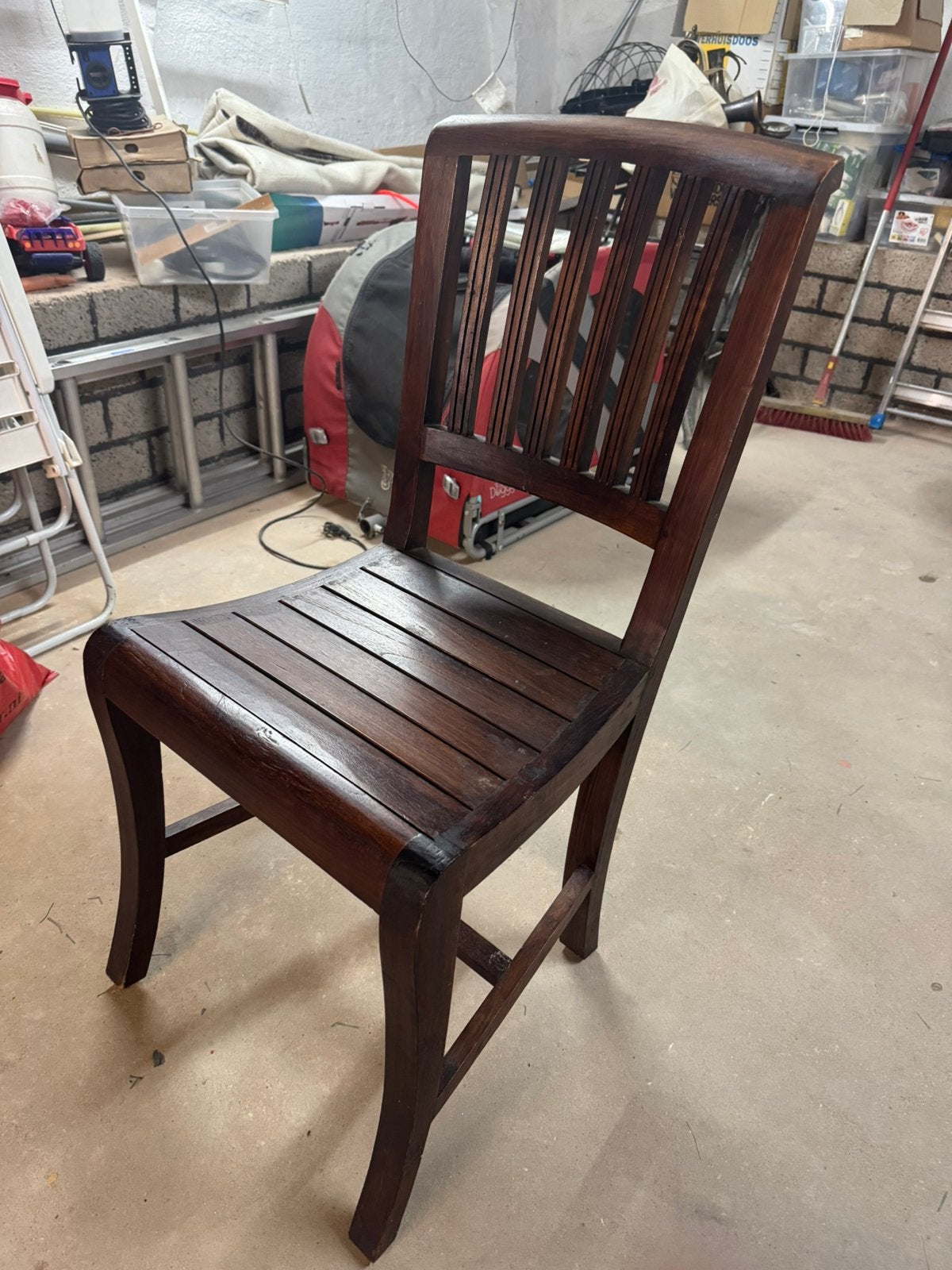 4 degelijke houten eetkamerstoelen, Ophalen, Gebruikt, Bruin, Vier