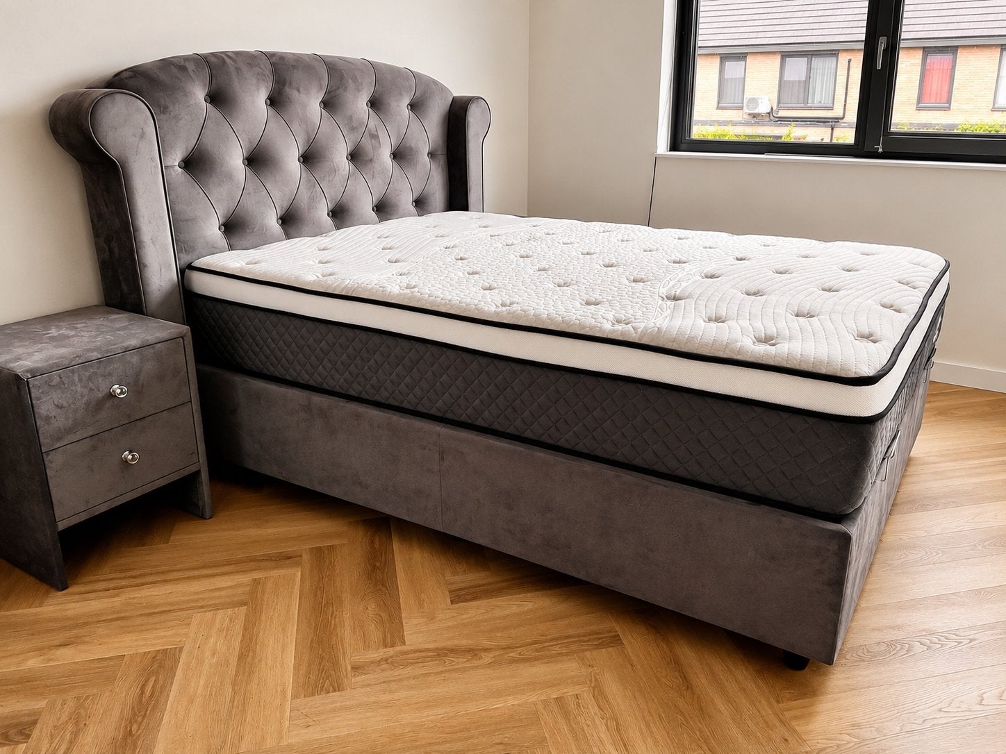 Luxe Boxspring met Opbergruimte en 2 Nachtkastjes, Ophalen, Tweepersoons, 140 cm, Zo goed als nieuw