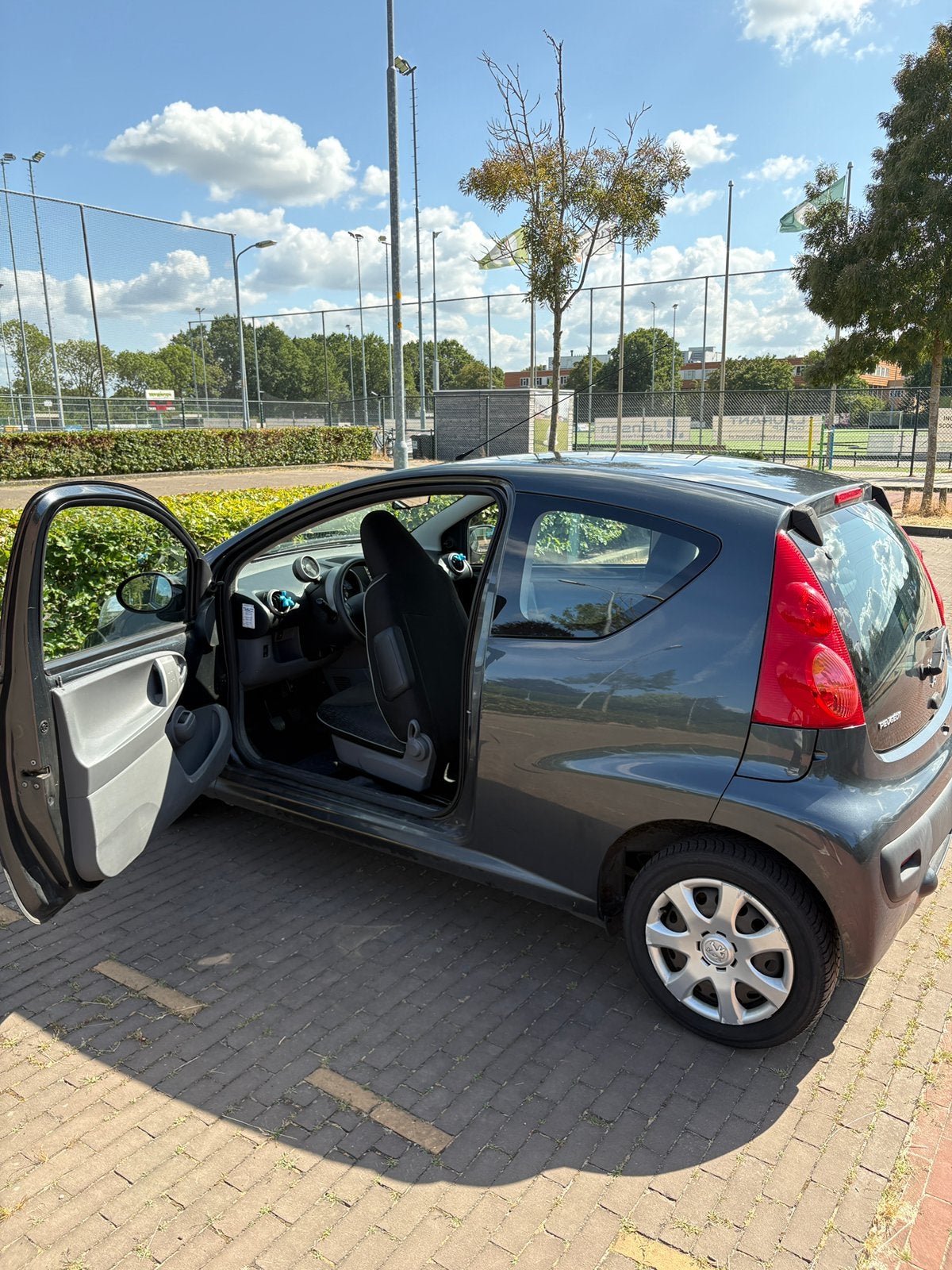 Peugeot 107 1.0 | Airco | Apple CarPlay | NAP |APK t/m 07-27, Auto's, Peugeot, Voorwielaandrijving, 4 stoelen, 68 pk, Origineel Nederlands