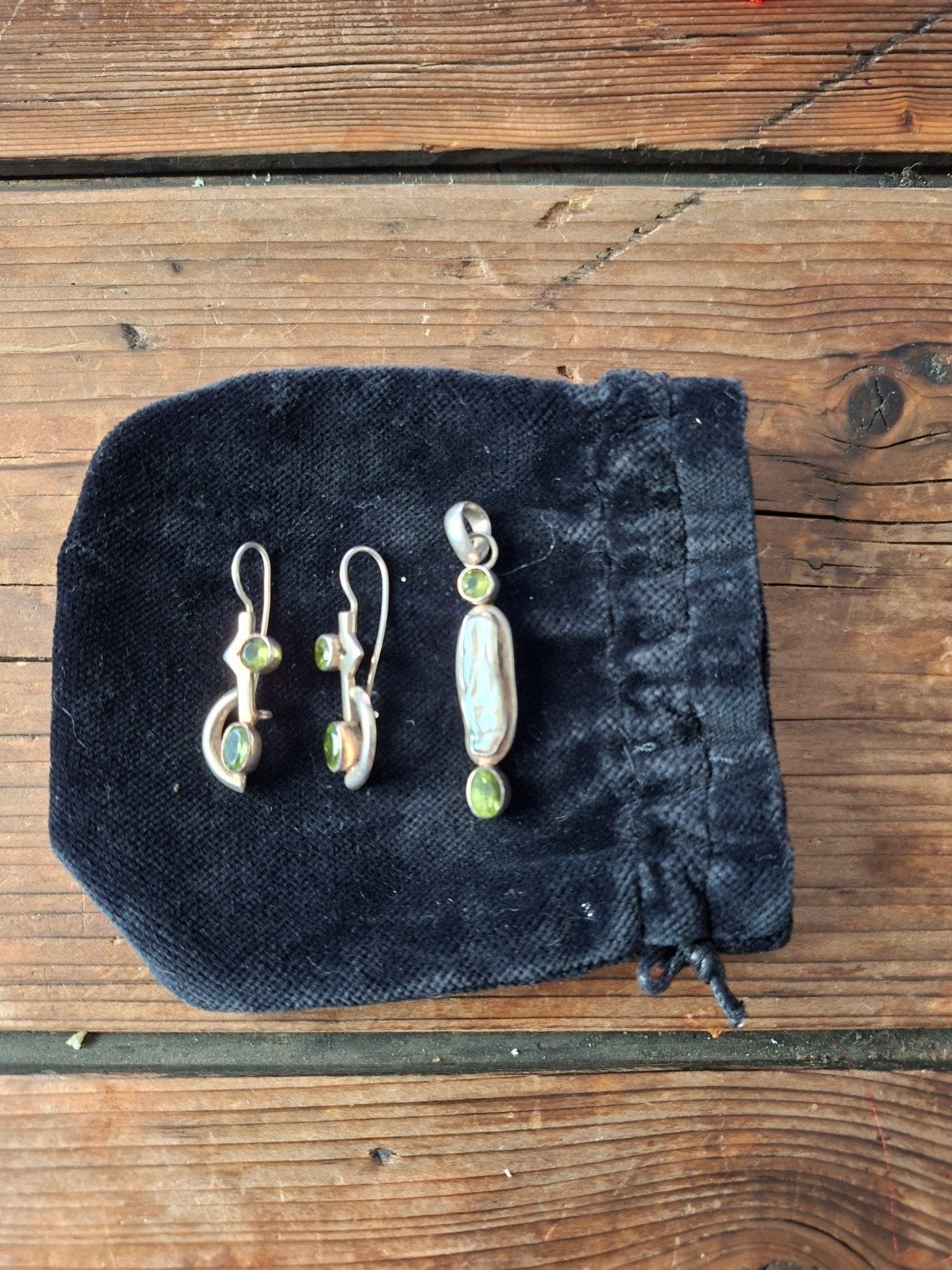 2 oorbellen met hanger met groene peridot, Ophalen of Verzenden, Groen, Dame