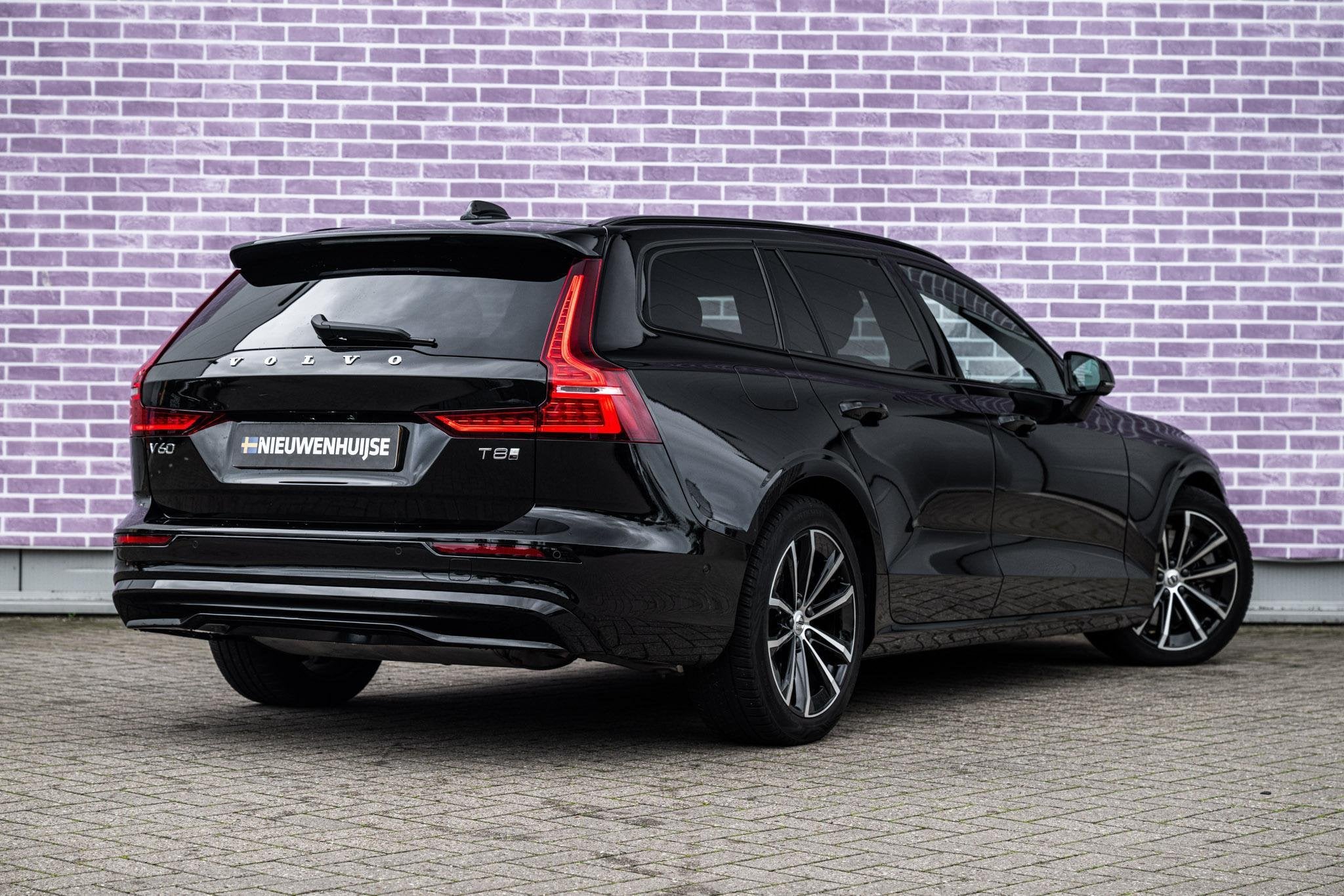 Volvo V60 2.0 T8 Plug-in Hybrid AWD Plus Dark | SOH:100% | P, Auto's, Stof, Gebruikt, Euro 6, 4 cilinders