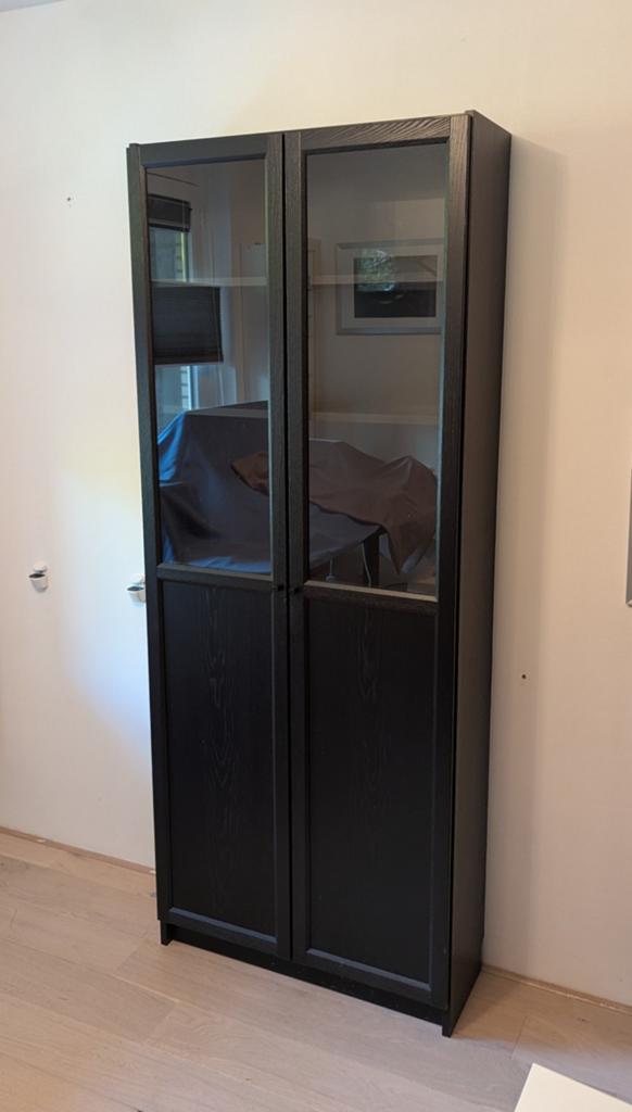 Ikea Billy kast met Oxberg deuren - Goede staat, Huis en Inrichting, Kasten | Boekenkasten, Ophalen, Met deur(en), 200 cm of meer