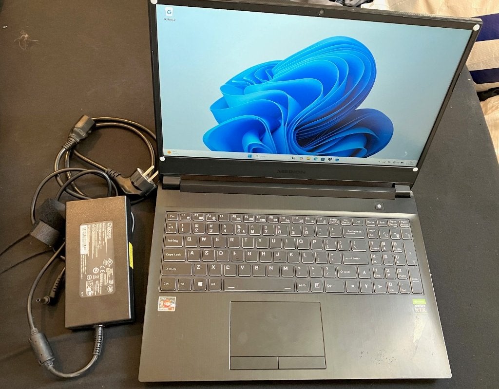 Medion Erazer Gaming Laptop met oplader, Gebruikt, Met videokaart, 2 tot 3 Ghz, AMD Ryzen