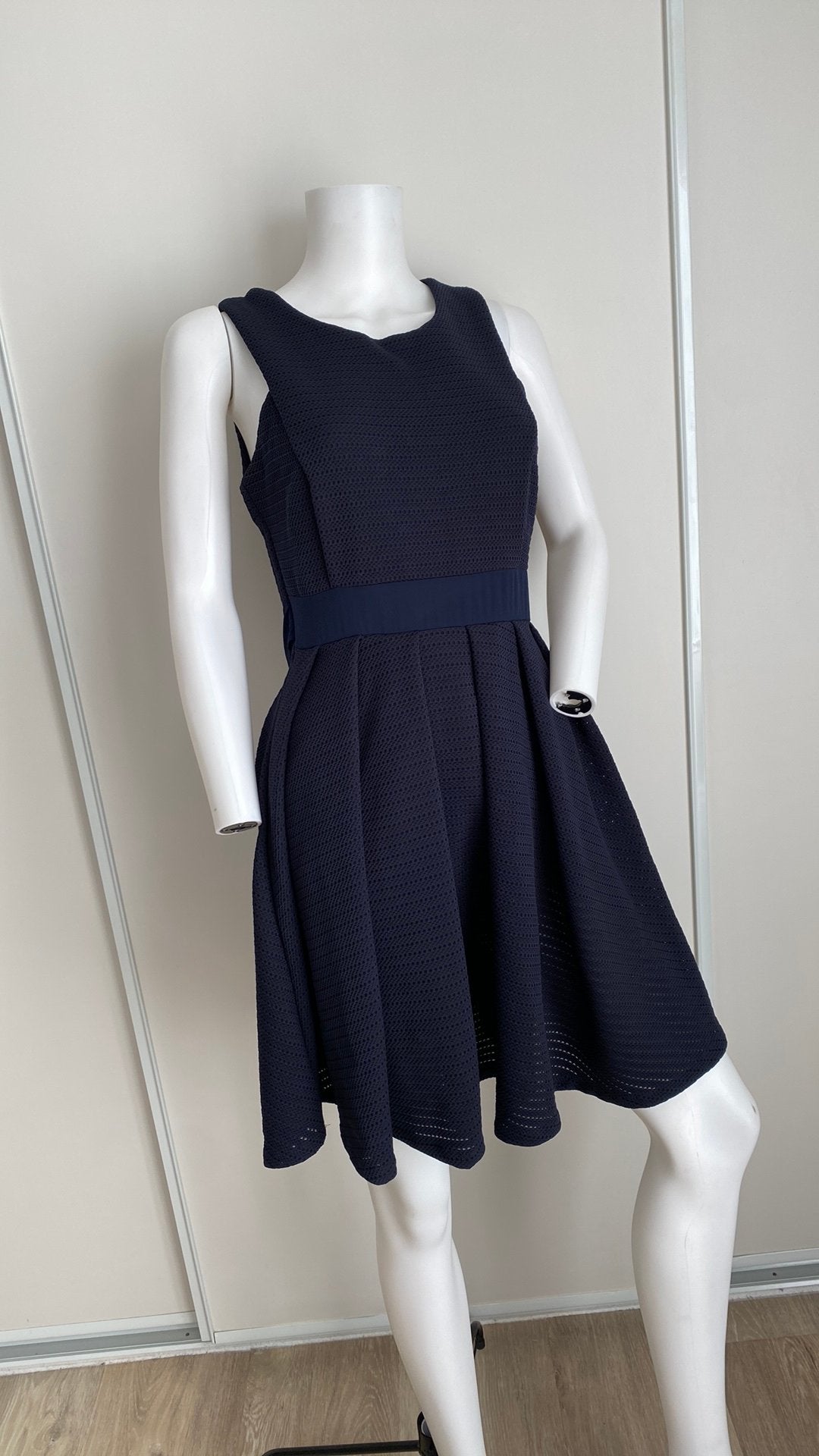 Donker blauwe fame jurk 44, Kleding | Dames, Jurken, Blauw, Maat 42/44 (L), Ophalen of Verzenden, Zo goed als nieuw