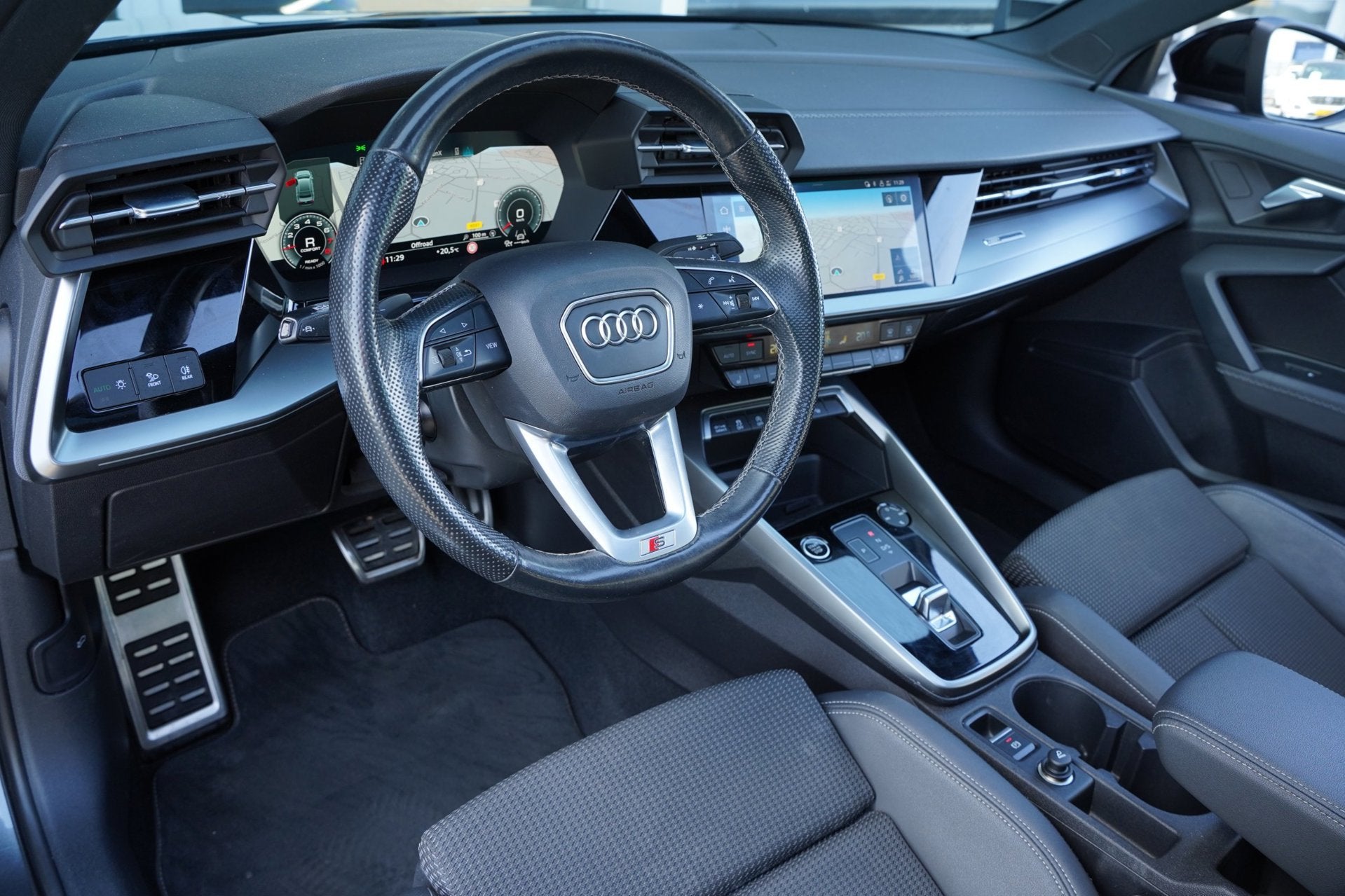 Audi A3 LIMOUSINE 35 TFSI S-Line S-tronic Pano Navi Led Lede, Auto's, Audi, 4 cilinders, 150 pk, Leder en Stof, Bedrijf