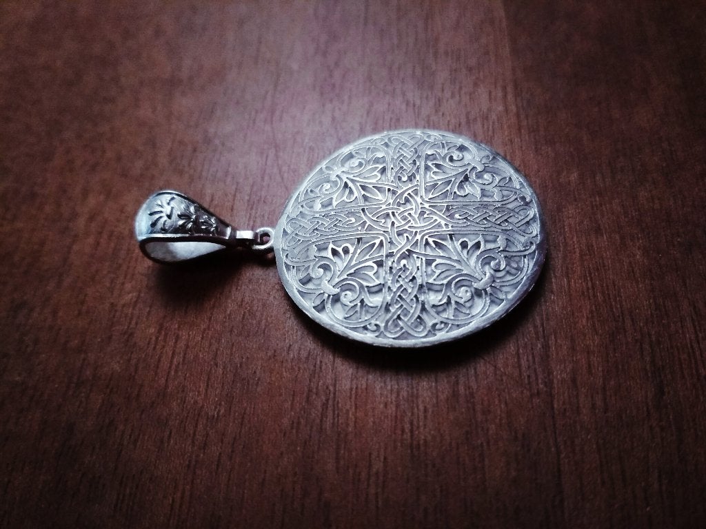 Een grote zilveren hanger, Verzenden, Nieuw, Kruis of Symbool, Zilver