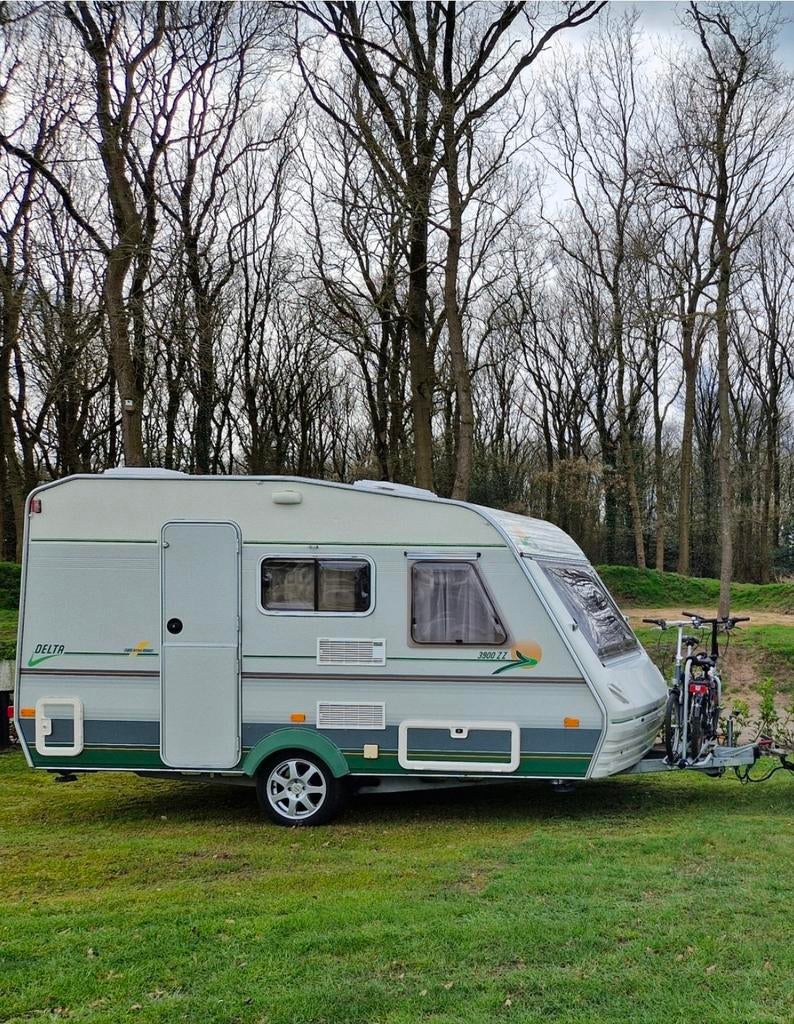 Delta 3900 ZZ caravan met voortent, luifel en erker., Caravans en Kamperen, Caravans, Treinzit, Particulier, 500 - 750 kg, Delta