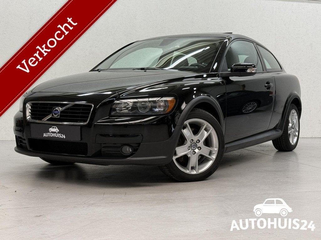 Volvo C30 2.4i 170pk Momentum SCHUIFDAK|LEDER|NAVI, Voorwielaandrijving, Gebruikt, 4 stoelen, Zwart