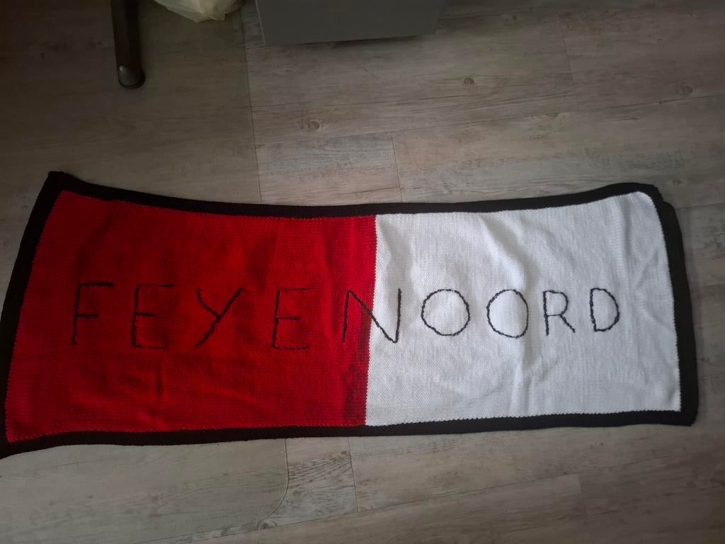 Zelfgemaakte Feyenoord Sjaal - Uniek Handwerk, Maat 46/48 (XL) of groter, Nieuw, Ophalen of Verzenden, Handgemaakt