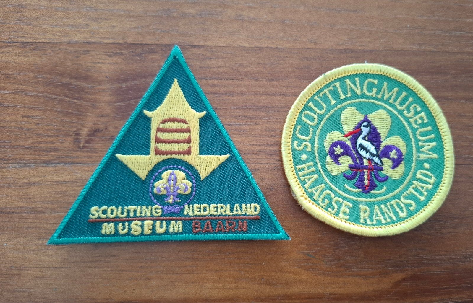 2x Scouting museum badge, Verzamelen, Scouting, Embleem, Speld of Insigne, Ophalen of Verzenden