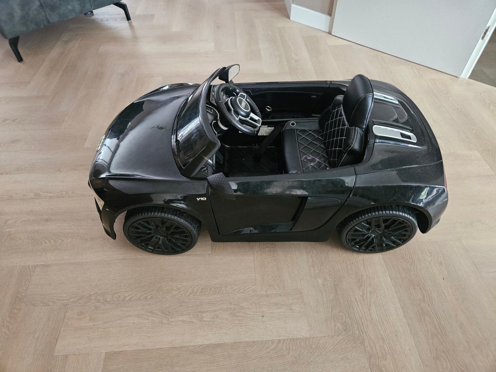 Audi R8 kinderauto - accu's te vervangen, Kinderen en Baby's, Gebruikt